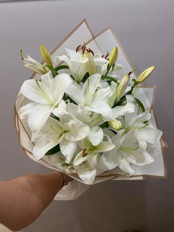Лилии, артикул F1383163 - 5100 рублей, доставка по городу. Flawery - доставка цветов