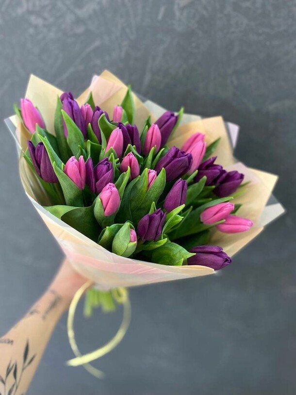 29 тюльпанов, артикул F1388509 - 7000 рублей, доставка по городу. Flawery - доставка цветов