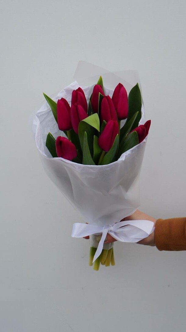 9 тюльпанчиков, артикул F1388511 - 3625 рублей, доставка по городу. Flawery - доставка цветов