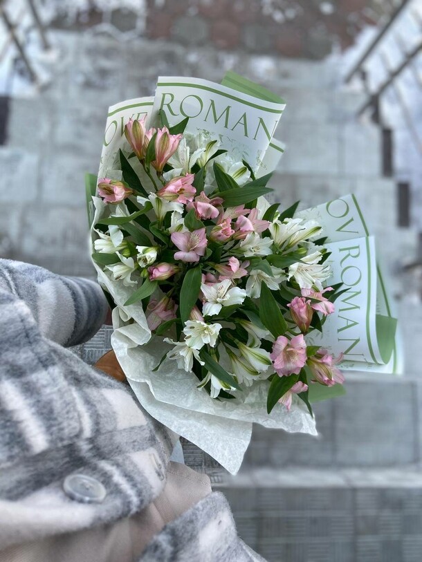 Альстромерии, артикул F1396348 - 2756 рублей, доставка по городу. Flawery - доставка цветов