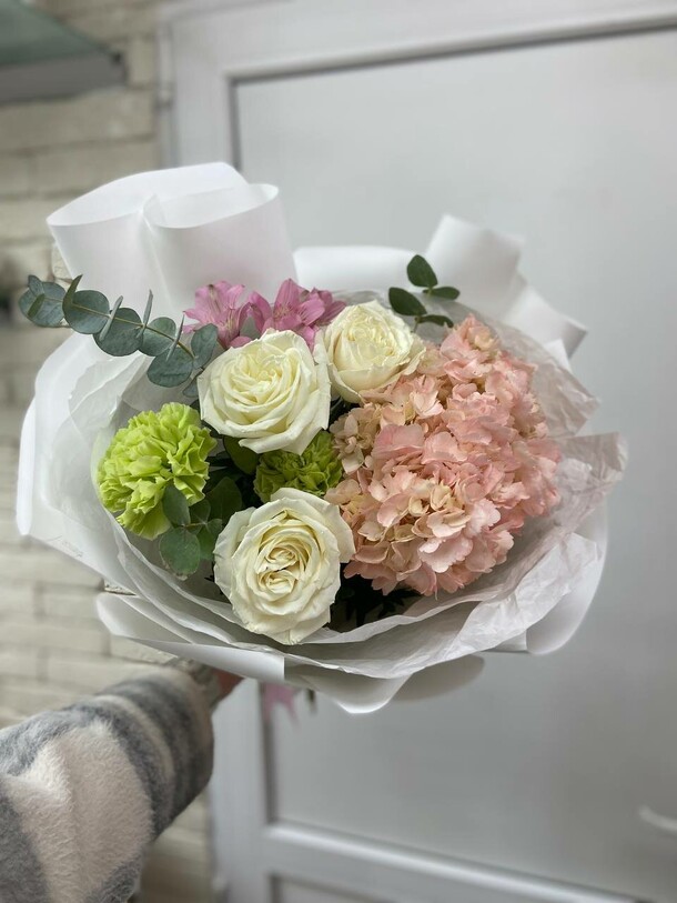 Блеск, артикул F1396355 - 3955 рублей, доставка по городу. Flawery - доставка цветов