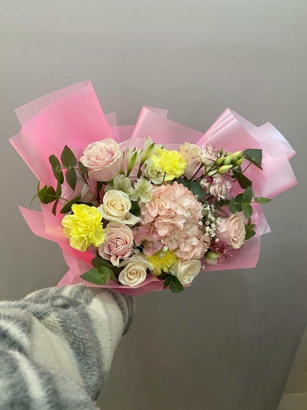 Пышный букет 1, артикул F1396372 - 4215 рублей, доставка по городу. Flawery - доставка цветов