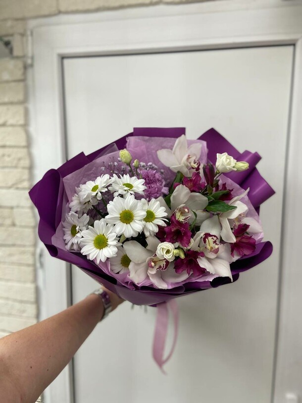 Букет с орхидеями, артикул F1396717 - 2877 рублей, доставка по городу. Flawery - доставка цветов