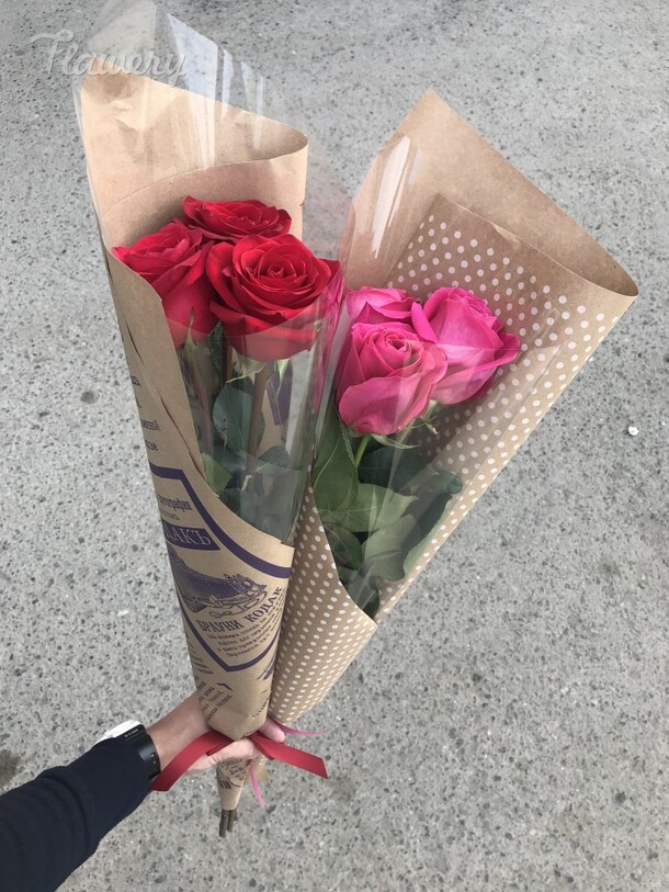 Комплимент из 3 роз, артикул F47907 - 1429 рублей, доставка по городу. Flawery - доставка цветов