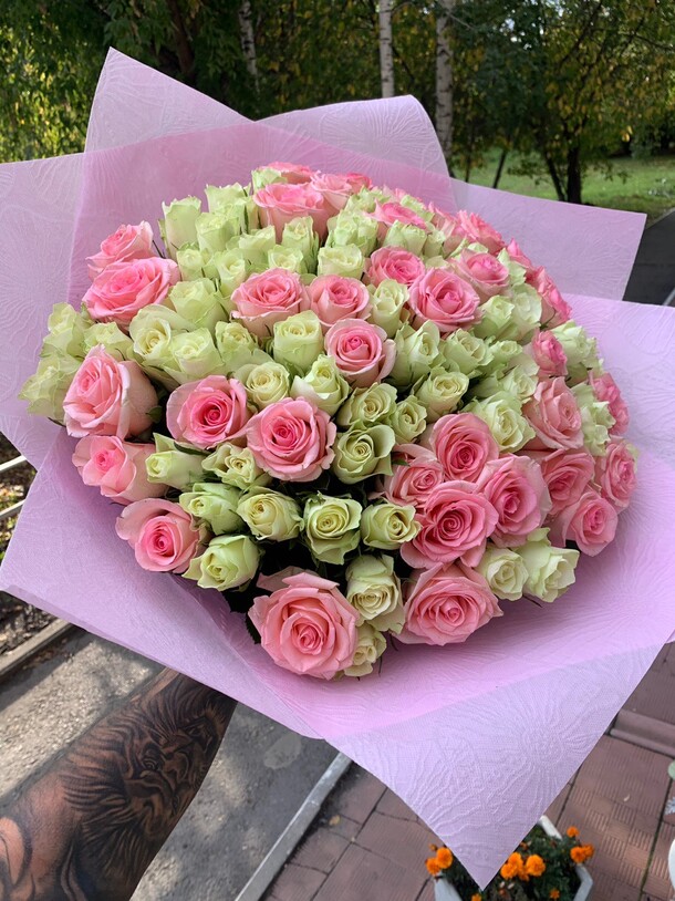 101 роза, артикул F56353 - 23917 рублей, доставка по городу. Flawery - доставка цветов