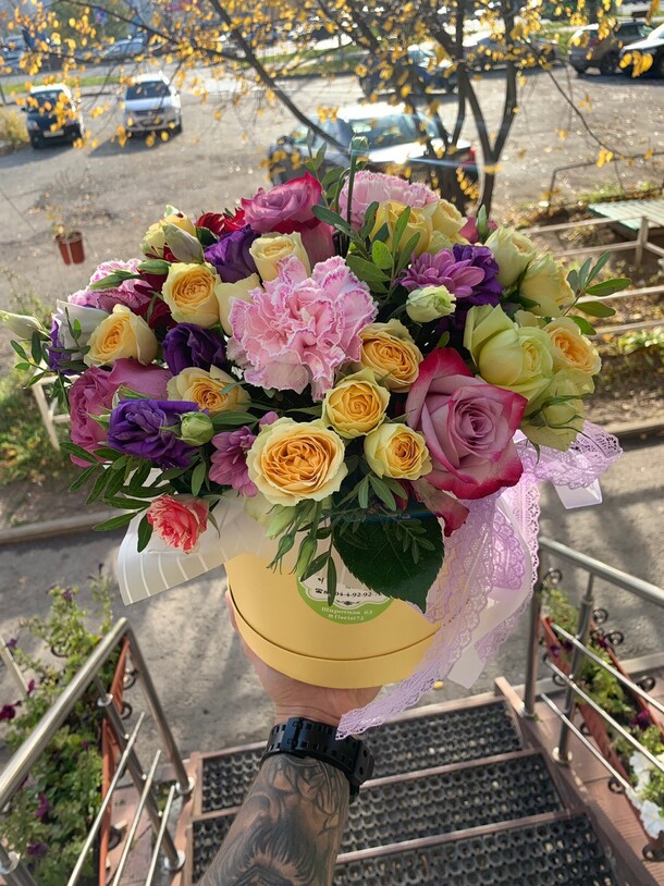 Композиция в лимонных оттенках, артикул F56359 - 7795 рублей, доставка по городу. Flawery - доставка цветов