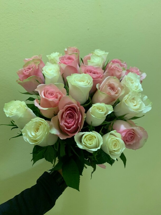 Роза кения 25 шт, артикул F56360 - 5227 рублей, доставка по городу. Flawery - доставка цветов