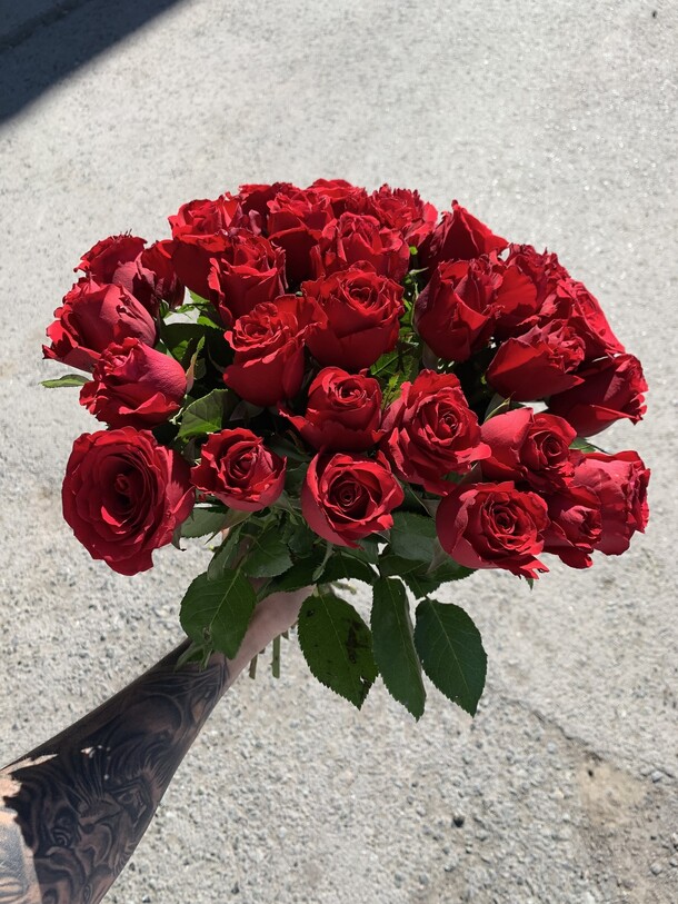 25 красных роз кения, артикул F56959 - 5314 рублей, доставка по городу. Flawery - доставка цветов