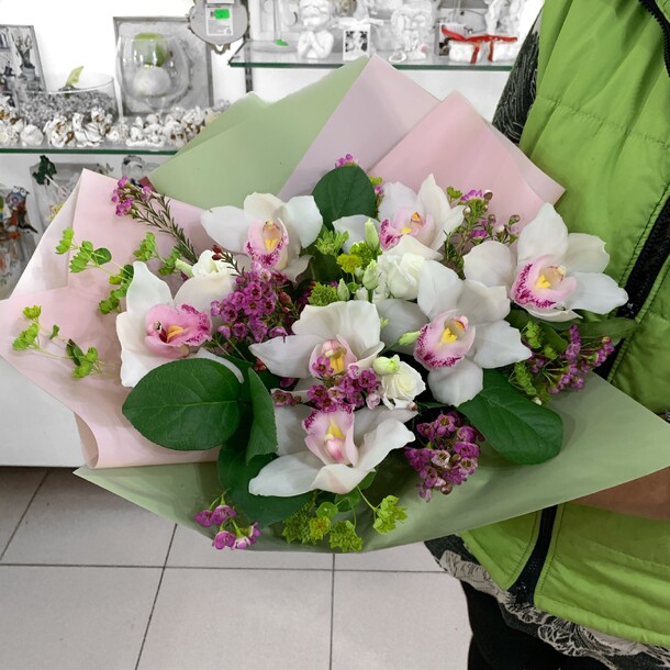 Кальяри, артикул F69410 - 7263 рублей, доставка по городу. Flawery - доставка цветов