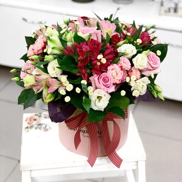 Сборная композиция в коробке, артикул F72435 - 7885 рублей, доставка по городу. Flawery - доставка цветов