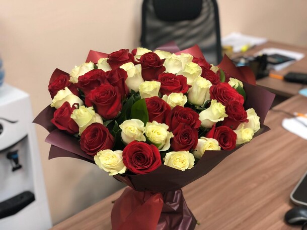 Букет дуэт, артикул F62435 - 15000 рублей, доставка по городу. Flawery - доставка цветов