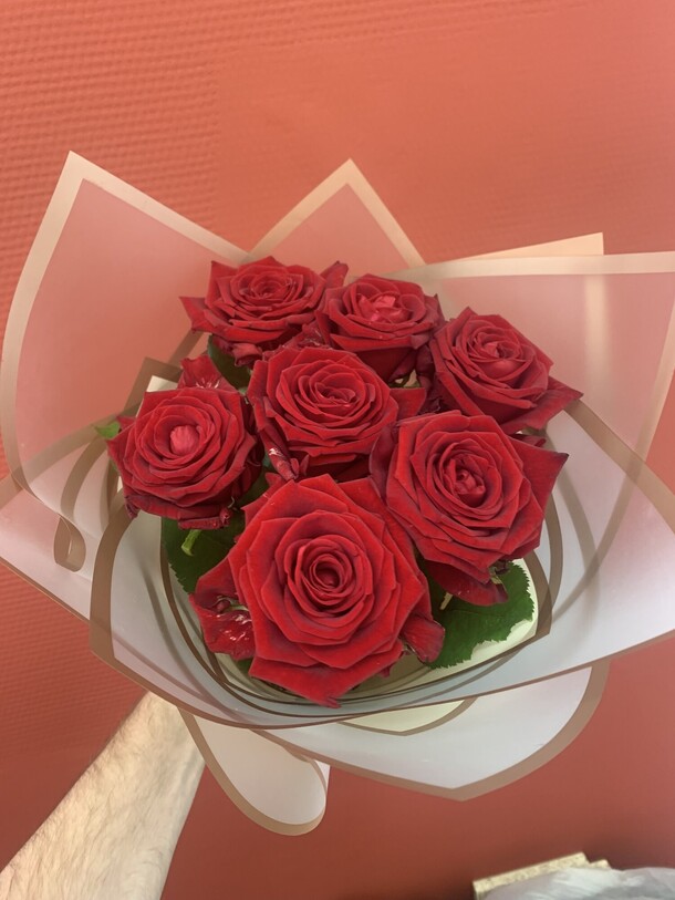 Букет из красных роз, артикул F1271580 - 2700 рублей, доставка по городу. Flawery - доставка цветов