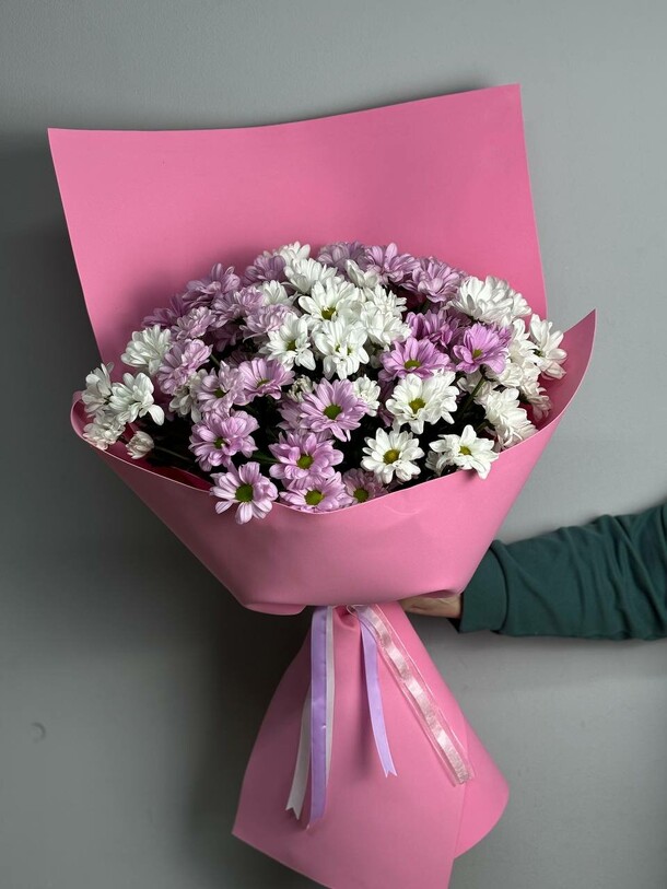 Букет из 11 кустовых хризантем, артикул F1271797 - 5300 рублей, доставка по городу. Flawery - доставка цветов