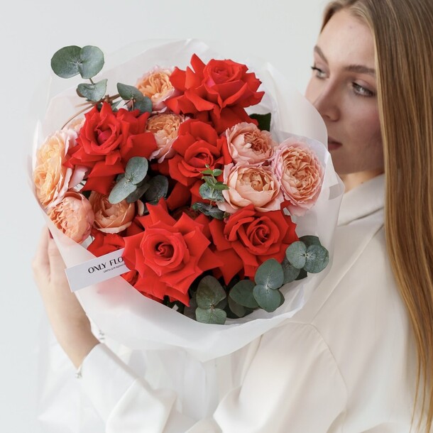 Авторский букет «очарование», артикул F1369464 - 11900 рублей, доставка по городу. Flawery - доставка цветов