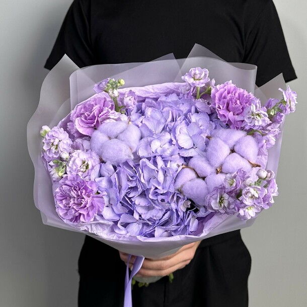 Воздушный и мягкий букет "облачко" из гортензии и хлопка с ароматной маттиолой и диантусами, артикул F1333121 - 6400 рублей, доставка по городу. Flawery - доставка цветов