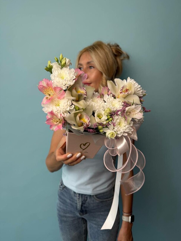 Композиция с орхидеей, артикул F1434936 - 5899 рублей, доставка по городу. Flawery - доставка цветов