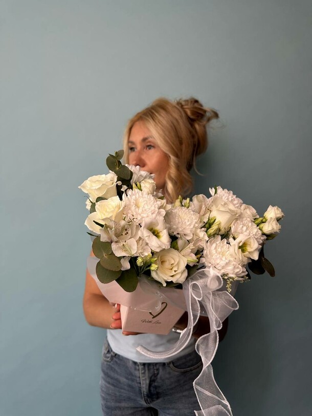 Композиция в кашпо, артикул F1434956 - 5699 рублей, доставка по городу. Flawery - доставка цветов