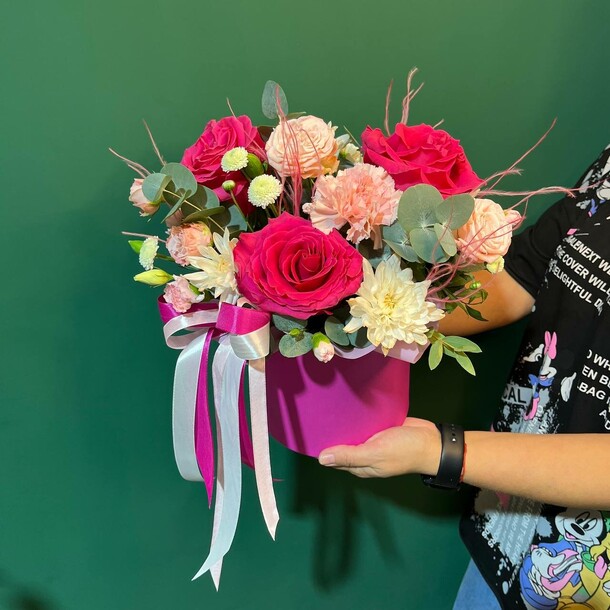 Яркий акцент, артикул F1423528 - 4730 рублей, доставка по городу. Flawery - доставка цветов