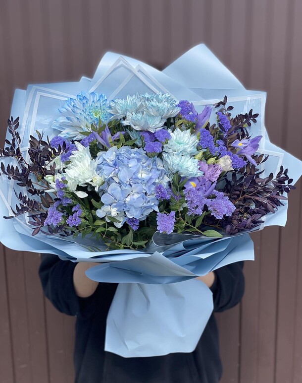 Красивый небесный микс, артикул F1129939 - 9166 рублей, доставка по городу. Flawery - доставка цветов