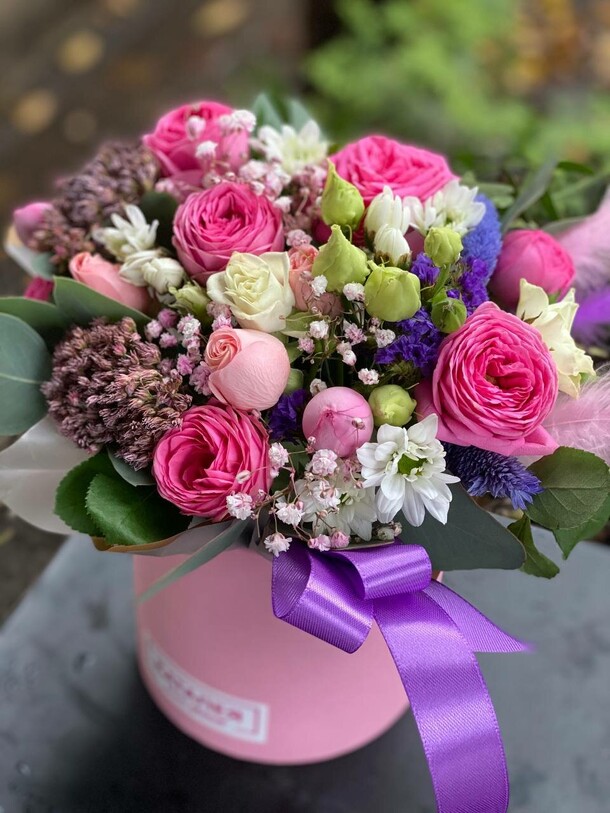 Коробка с цветами, артикул F1225246 - 5321 рублей, доставка по городу. Flawery - доставка цветов