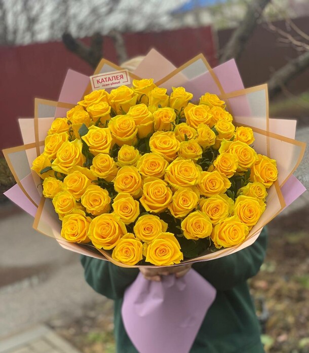 51 желтая роза, артикул F1228286 - 14570 рублей, доставка по городу. Flawery - доставка цветов