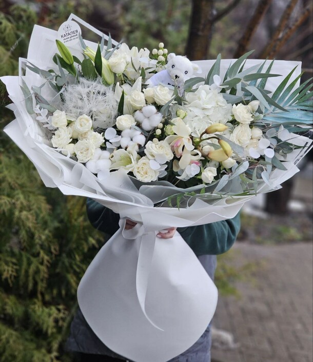 Нежный букет микс, артикул F1232219 - 14773 рублей, доставка по городу. Flawery - доставка цветов