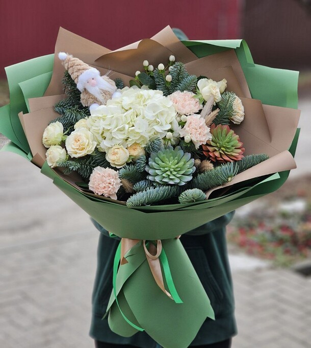 Новогодний букет, артикул F1232783 - 10615 рублей, доставка по городу. Flawery - доставка цветов
