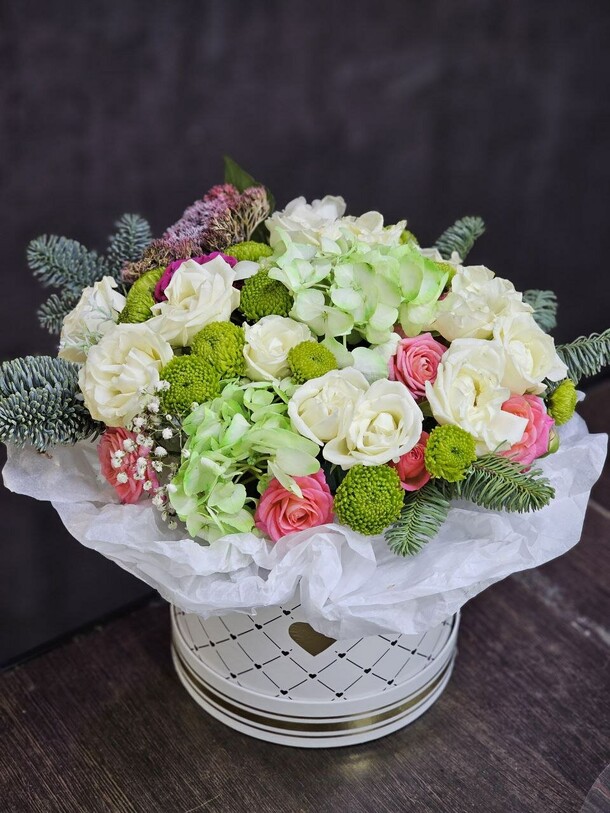 Коробочка новогодняя, артикул F1233965 - 5068 рублей, доставка по городу. Flawery - доставка цветов