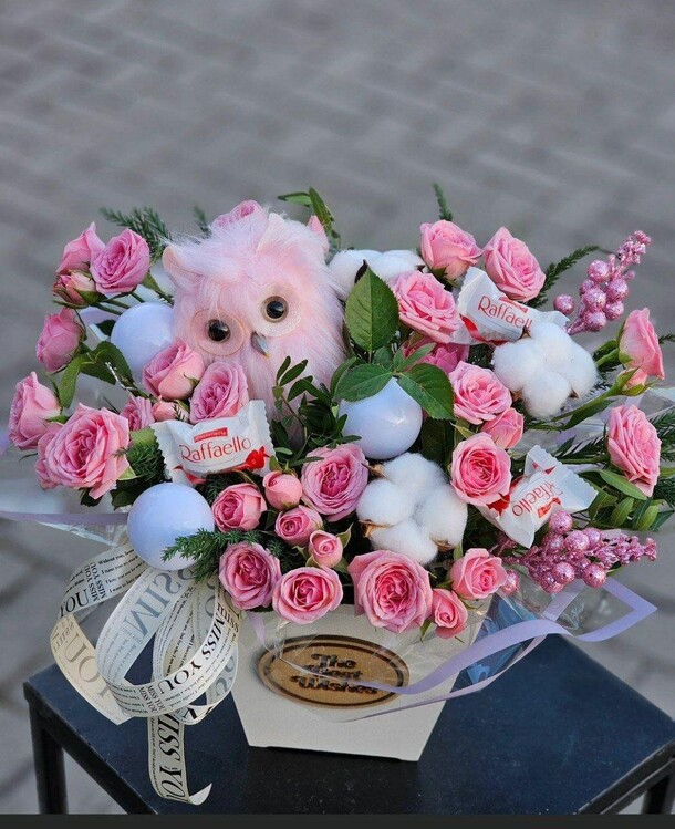 Коробка с конфетами, артикул F1233975 - 7805 рублей, доставка по городу. Flawery - доставка цветов