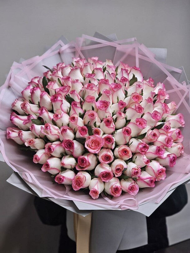 101 роза джумилия, артикул F1236103 - 22275 рублей, доставка по городу. Flawery - доставка цветов