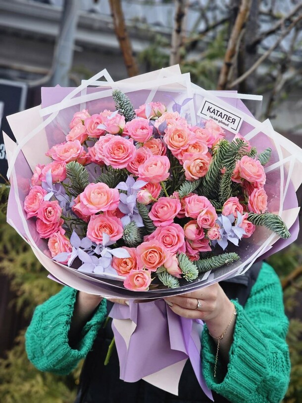 Букет пионовидных роз, артикул F1241932 - 7161 рублей, доставка по городу. Flawery - доставка цветов