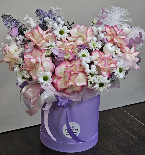 Коробочка с цветочками, артикул F1244248 - 11154 рублей, доставка по городу. Flawery - доставка цветов