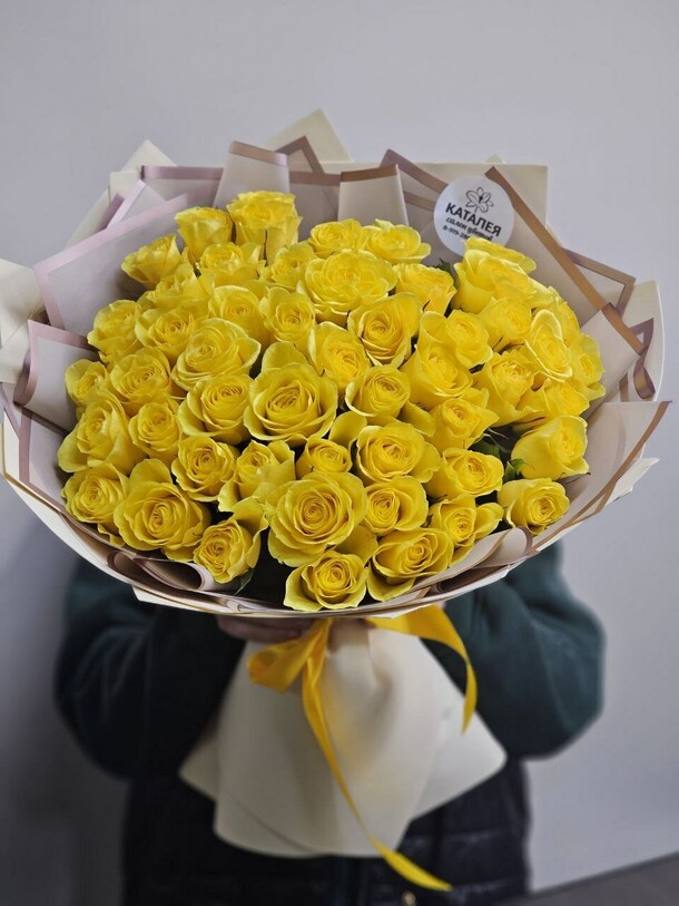 51 желтая роза, артикул F1247007 - 14570 рублей, доставка по городу. Flawery - доставка цветов