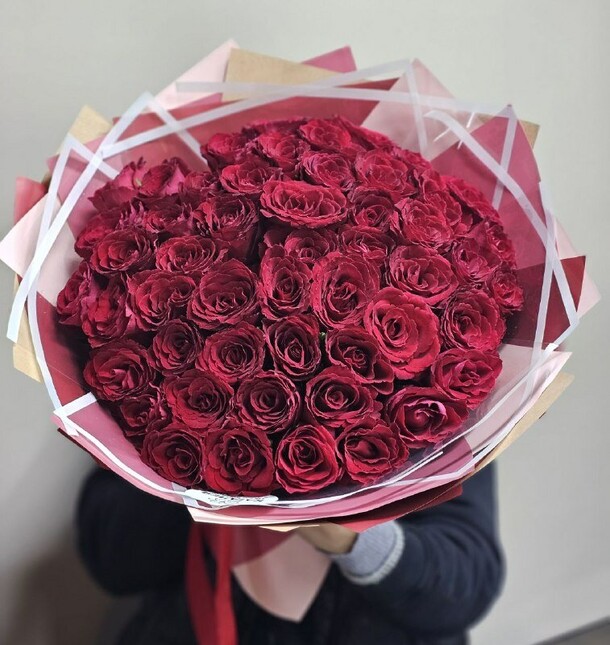 51 красная роза, артикул F1247045 - 11482 рублей, доставка по городу. Flawery - доставка цветов