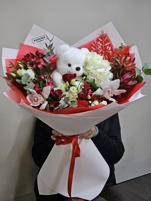 Букет с мишкой, артикул F1248785 - 10382 рублей, доставка по городу. Flawery - доставка цветов
