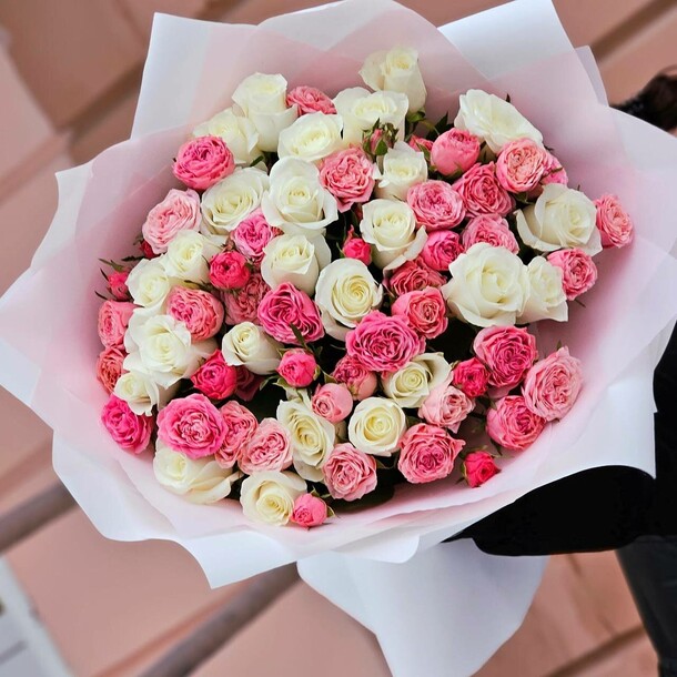 Букет с кустовой розочкой, артикул F1253660 - 13924 рублей, доставка по городу. Flawery - доставка цветов