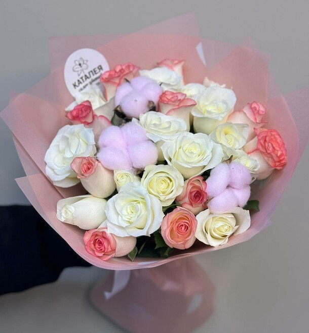 Нежный букет с хлопком, артикул F1254155 - 6470 рублей, доставка по городу. Flawery - доставка цветов