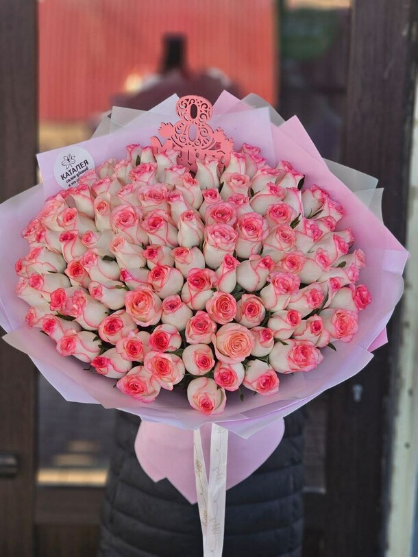 101 розовая роза, артикул F1260341 - 23870 рублей, доставка по городу. Flawery - доставка цветов