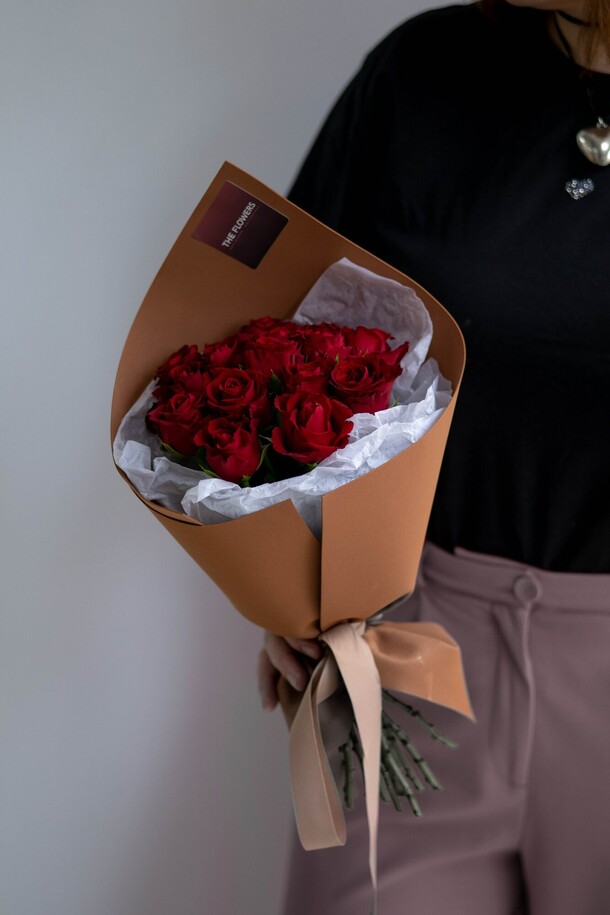 Монобукет "розы в шоколаде", артикул F1407291 - 3100 рублей, доставка по городу. Flawery - доставка цветов