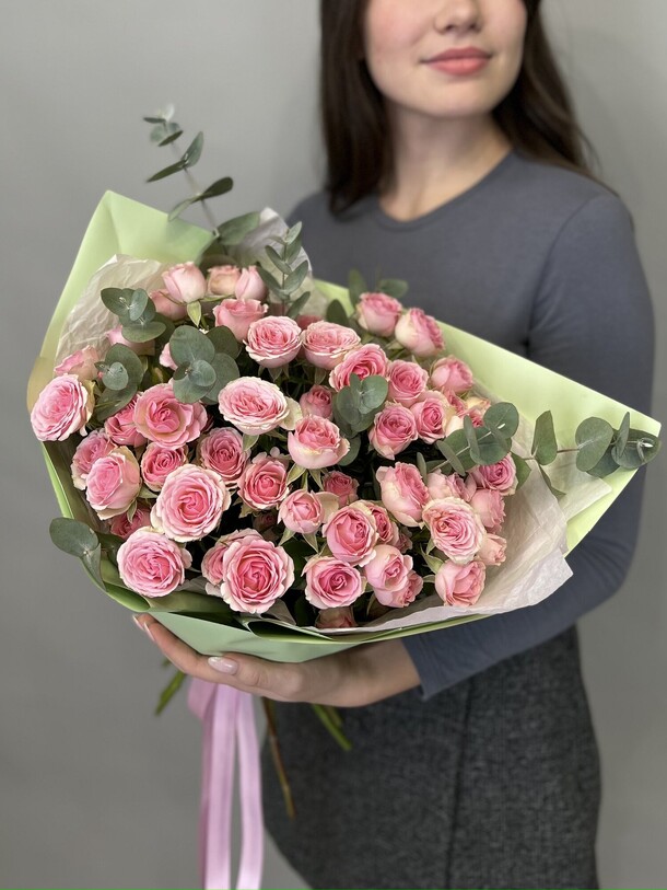 Кустовые розы, артикул F1284652 - 7770 рублей, доставка по городу. Flawery - доставка цветов