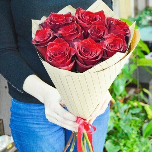 Розы красные, артикул F1279667 - 3850 рублей, доставка по городу. Flawery - доставка цветов