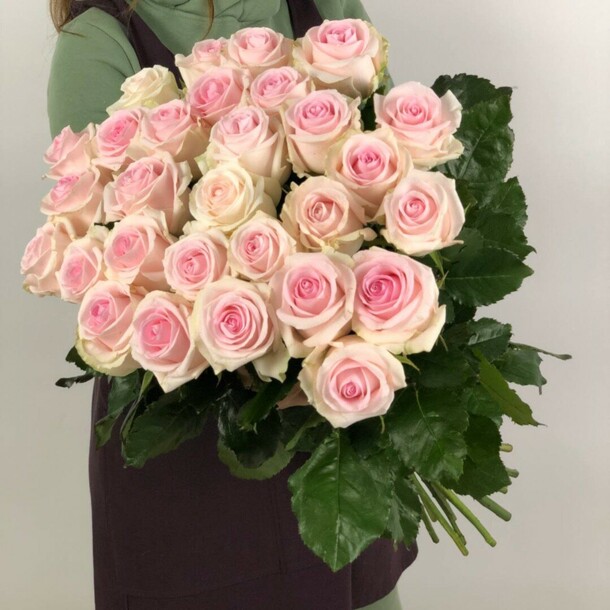 Роза эквадор 25 штук, артикул F1283866 - 10142 рублей, доставка по городу. Flawery - доставка цветов