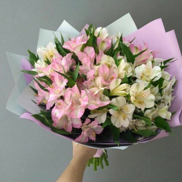 Букет из альстромерии, артикул F1284287 - 7337 рублей, доставка по городу. Flawery - доставка цветов