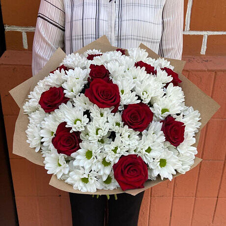 Роза с хризантемой, артикул F1287561 - 10505 рублей, доставка по городу. Flawery - доставка цветов