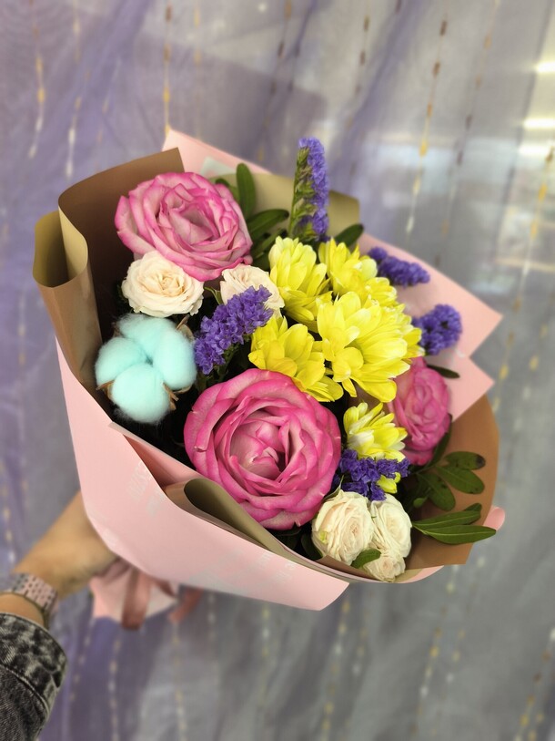 Яркий поцелуй, артикул F1311237 - 4835 рублей, доставка по городу. Flawery - доставка цветов