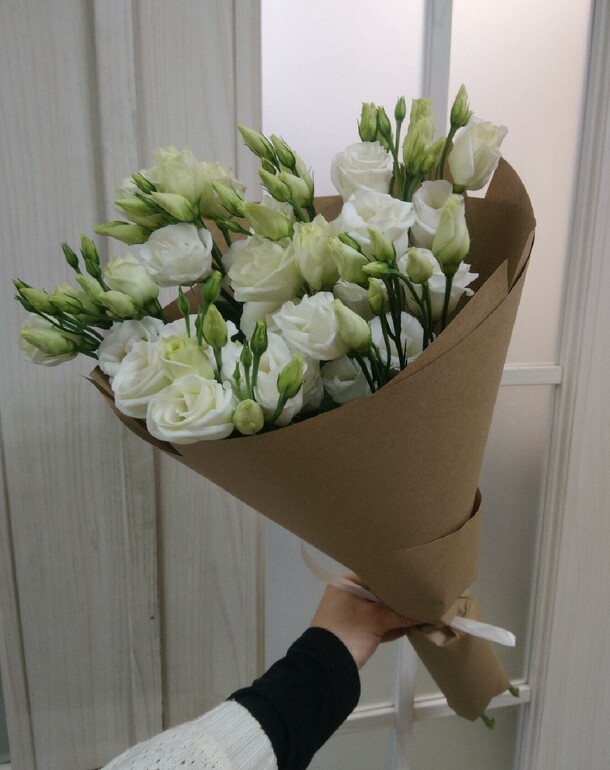 Эустома, артикул F1370100 - 4015 рублей, доставка по городу. Flawery - доставка цветов