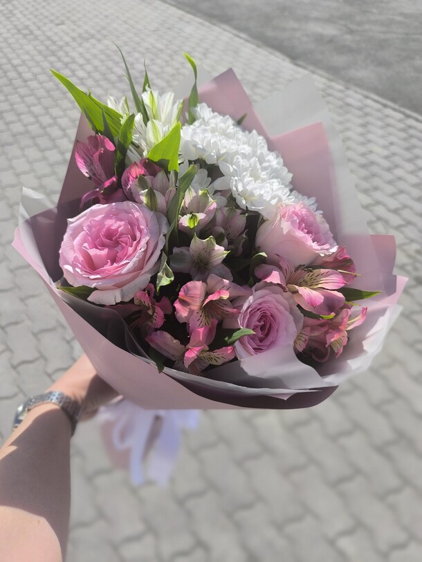 Нежный поцелуй, артикул F1405599 - 3590 рублей, доставка по городу. Flawery - доставка цветов