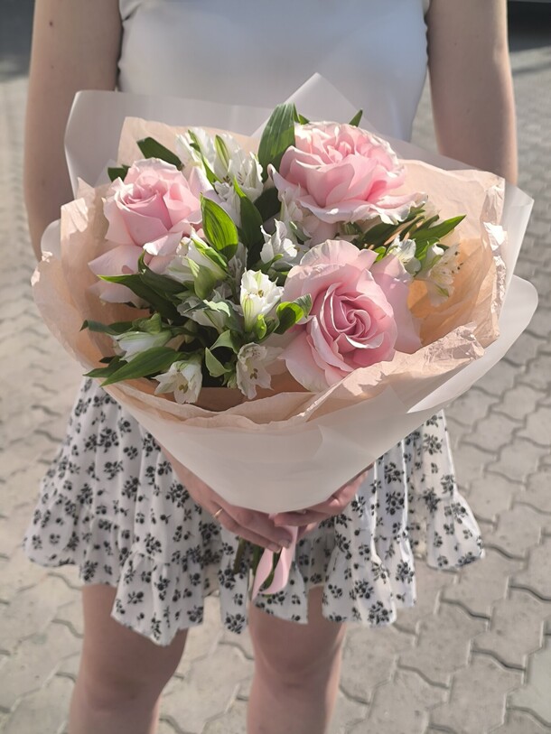 Букет французский поцелуй, артикул F1452946 - 4407 рублей, доставка по городу. Flawery - доставка цветов