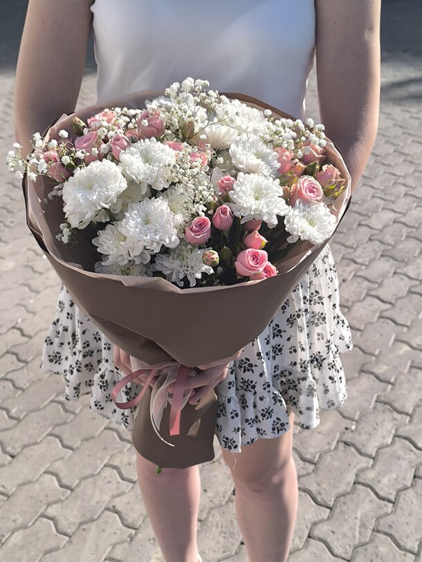 Между вымыслом и снами, артикул F1454948 - 6663 рублей, доставка по городу. Flawery - доставка цветов