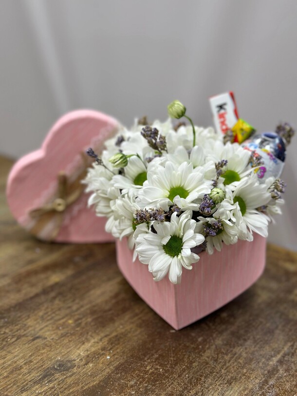 Композиция сердце, артикул F1307682 - 1750 рублей, доставка по городу. Flawery - доставка цветов